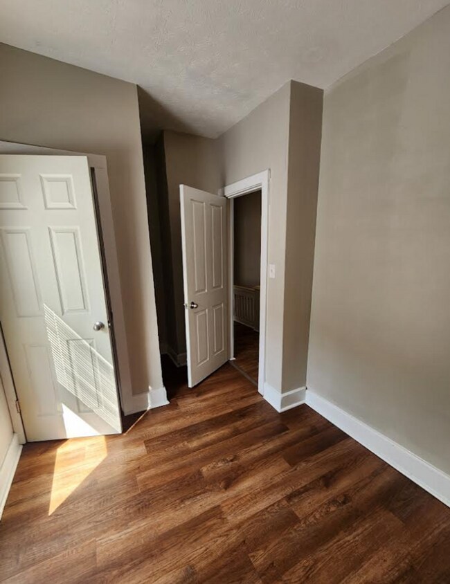 Building Photo - Westside Spacious Three Bedroom Two Story Duplex Near 25th and Capital