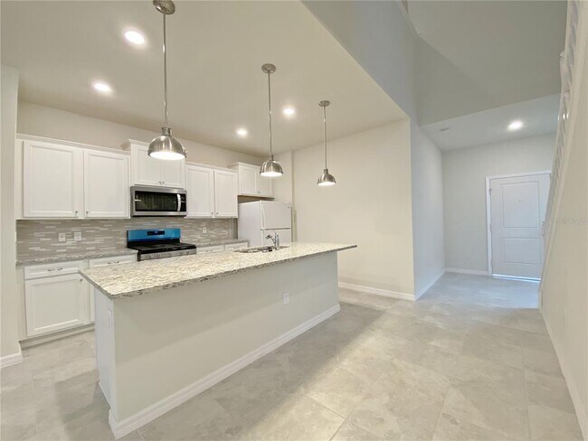 Building Photo - 7360 Oakmoss Loop