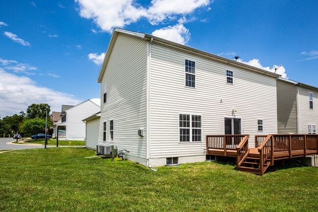 Building Photo - 43 Carlsbad Dr