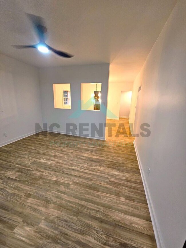 Building Photo - 427 Matthews St