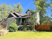 Building Photo - 4 BR Home in SE Bend with Canal Trail Access, Fenced Yard & Greenhouse