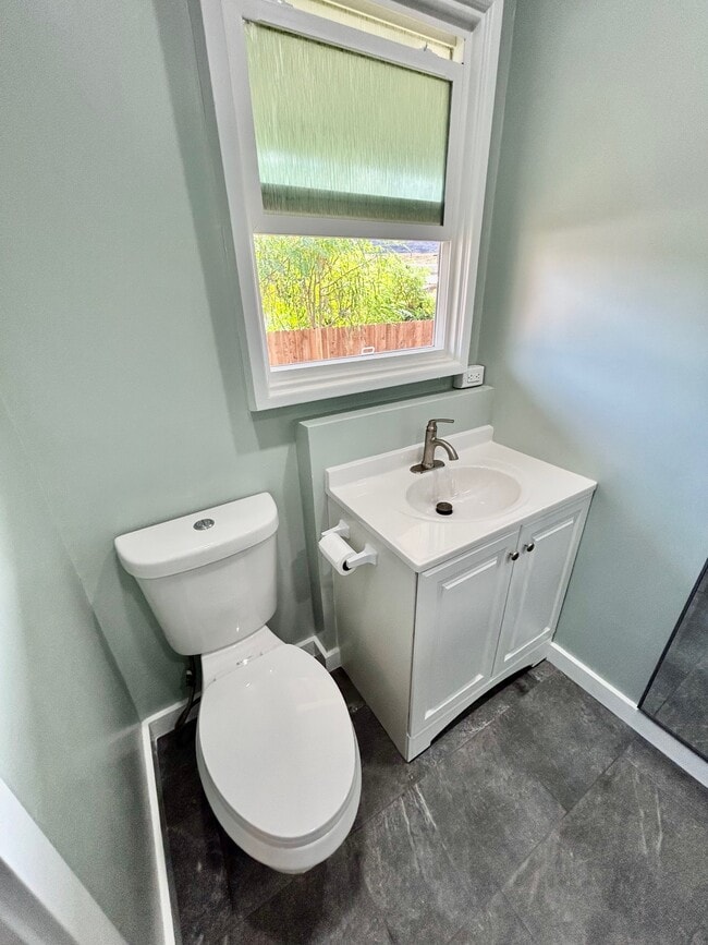 Building Photo - 87-228-228 Holomalia Pl