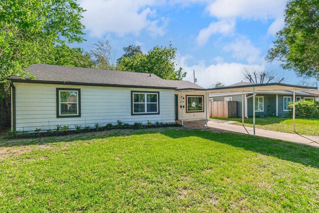 Building Photo - 6705 Lodge St