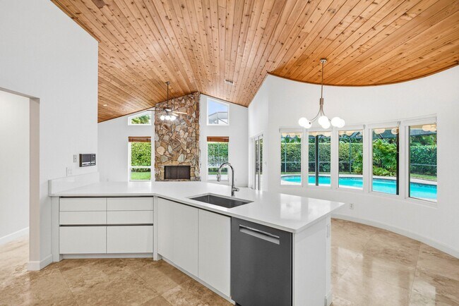 Building Photo - 4720 NW 28th Ave