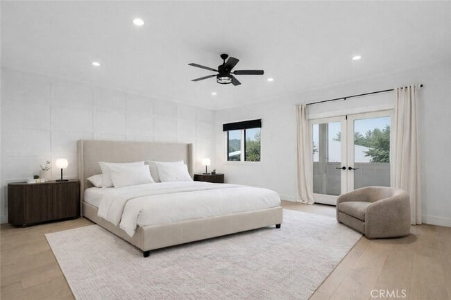 Building Photo - 5946 Woodlake Ave