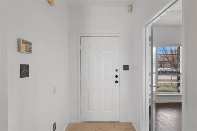 Building Photo - 5205 Wood Creek Ln