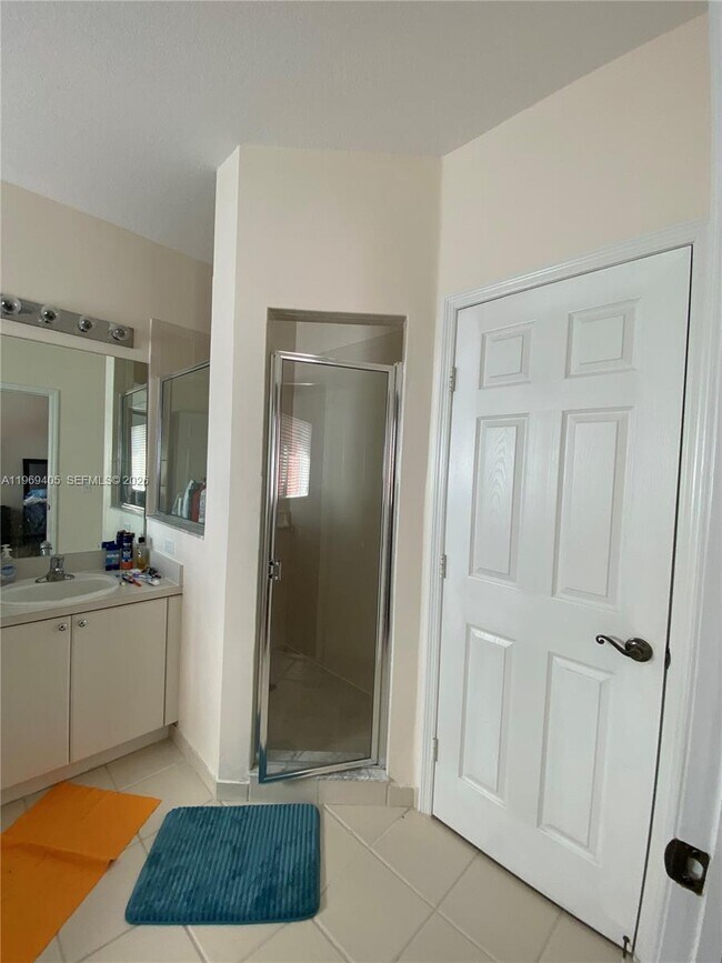 Building Photo - 1978 SE 23rd Terrace