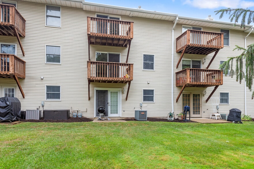Building Photo - 62 Brookstone Cir
