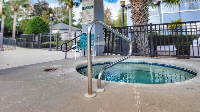 Building Photo - 3705 SW 27th St