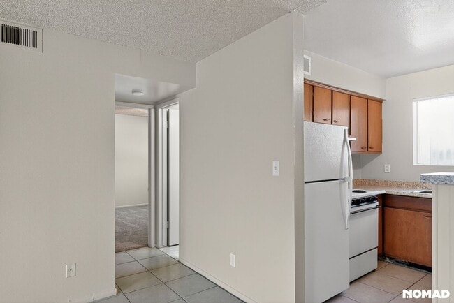 Building Photo - 6502 N 17th Ave