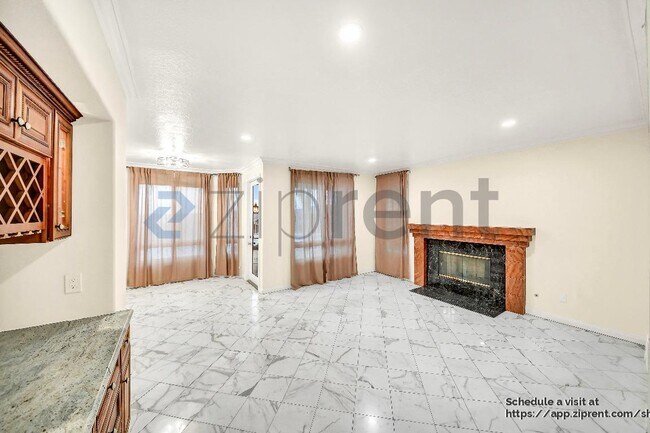 Building Photo - 19872 Sunset Vista Rd