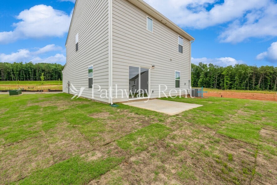Building Photo - 112 Kennford Trl