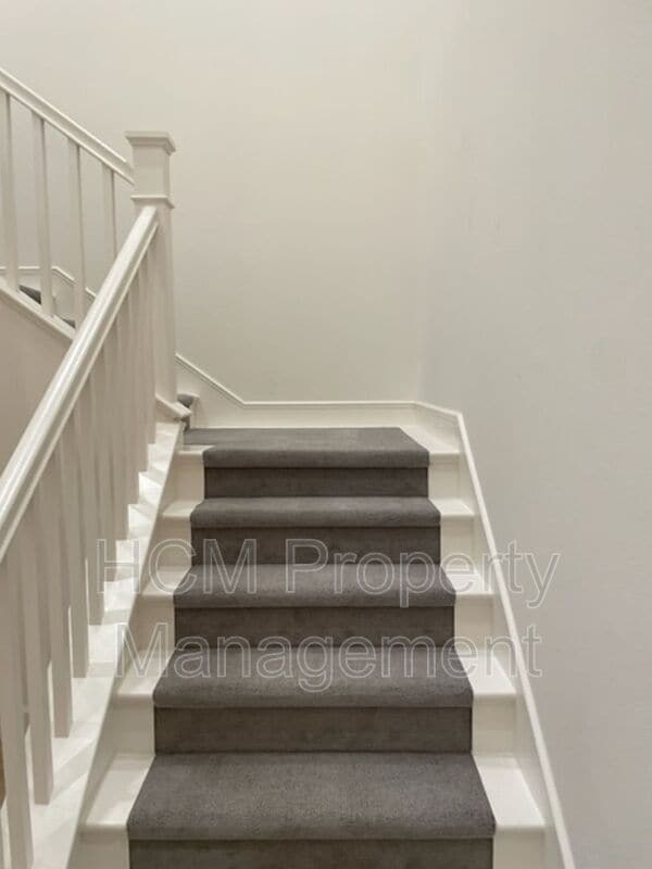 Building Photo - 59 Henson