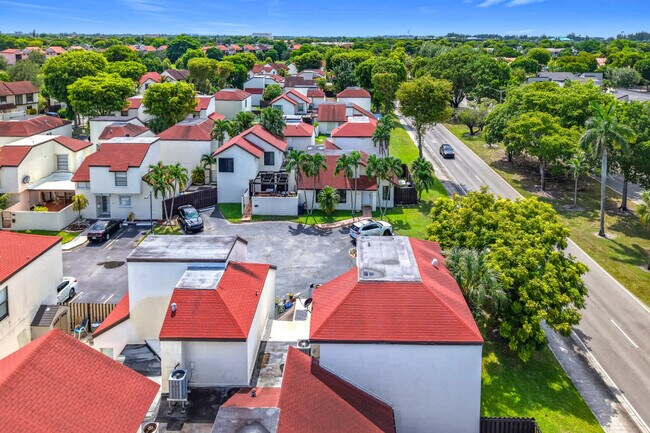 Building Photo - 693 NW 102 Pl