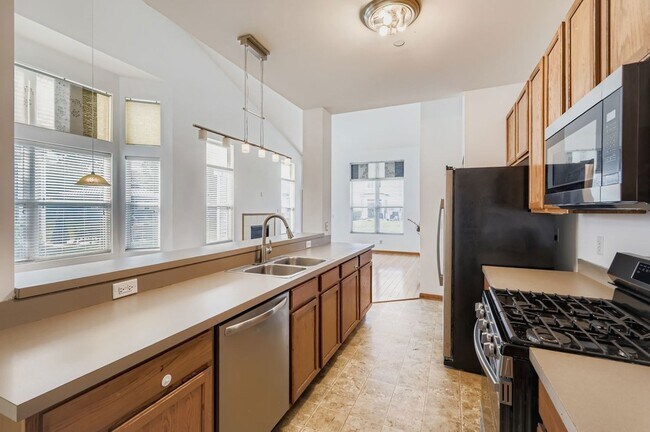 Building Photo - 4579 Half Moon Dr