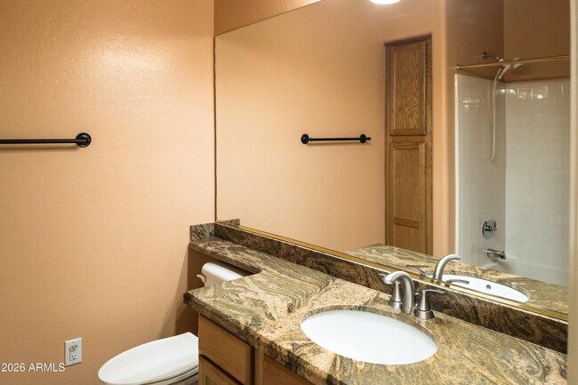 Building Photo - 844 W Azalea Dr