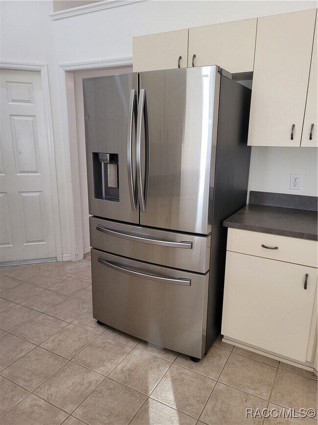 Building Photo - 2122 SW 153rd Loop