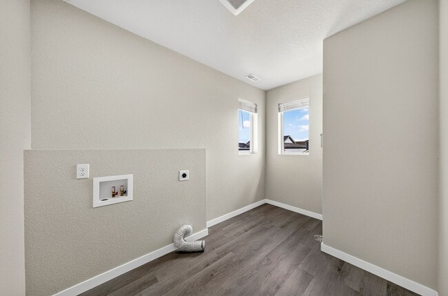 Building Photo - 466 Indian Grass St
