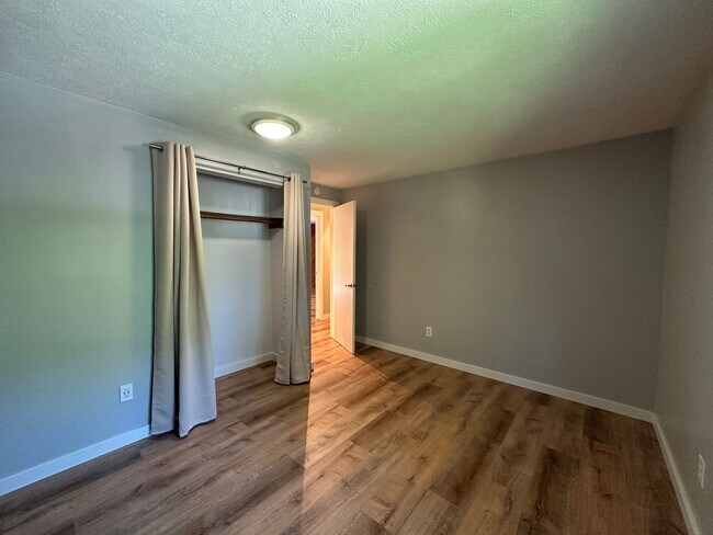 Building Photo - 3 Bed 2 Bath home with 2 Car Garage in Bellingham