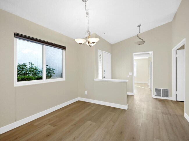 Building Photo - Harbor Pointe - Carlsbad gated community less than one mile to the beach