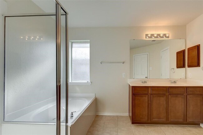 Building Photo - 8731 Sunny Gallop Dr