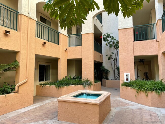 Building Photo - 640 Camino De La Reina