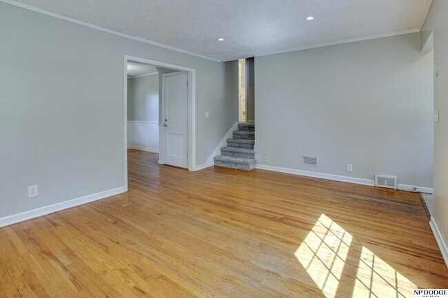 Building Photo - 5220 Mason St