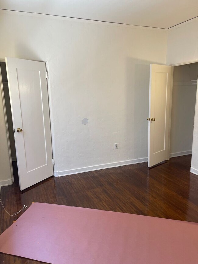Building Photo - ONE TIME RENTAL - CHARLOTTE