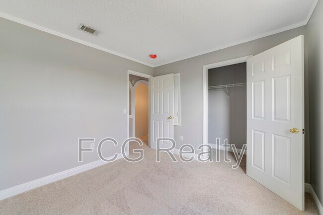 Building Photo - 3170 Santa Cruz Dr