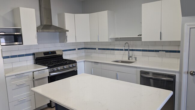 Building Photo - 56 Hillside Ave