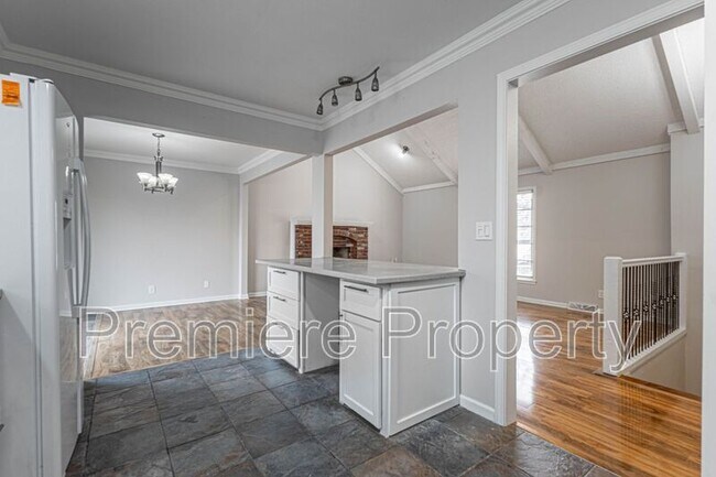 Building Photo - 13032 W 102nd Terrace