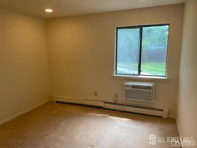 Building Photo - 1301 Cricket Ln