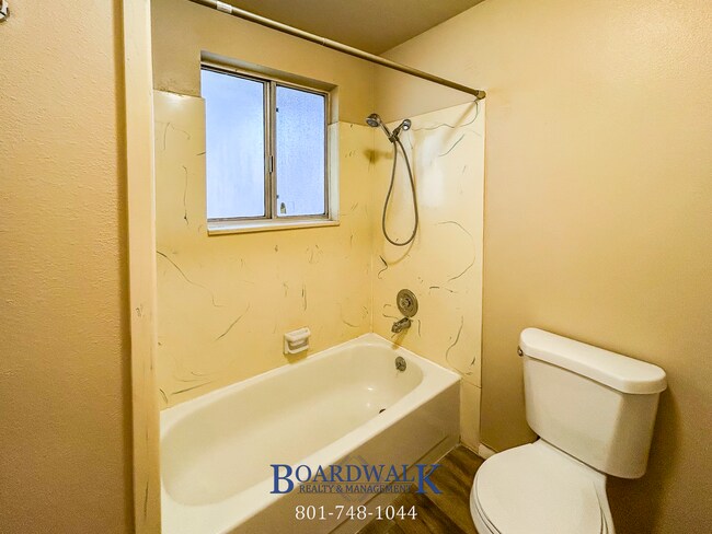 Building Photo - 661/663 N 980 W