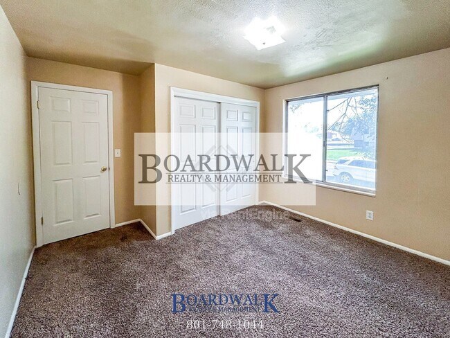 Building Photo - 661 N 980 W