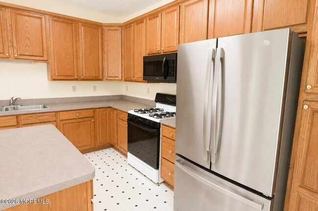 Building Photo - 526 St Andrews Pl