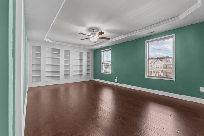 Building Photo - **SHOWINGS UNAVAILABLE UNTIL AUGUST 1ST!!!**