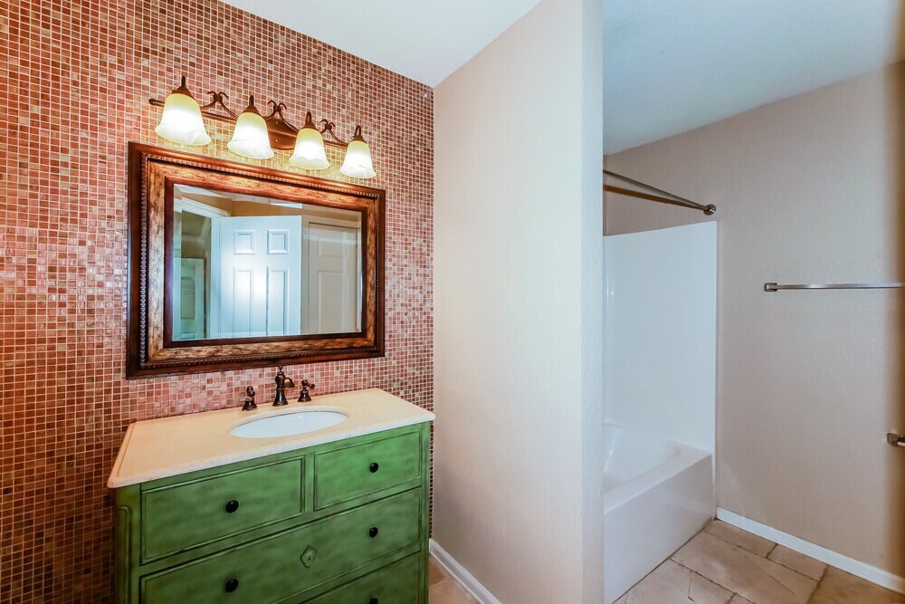 Building Photo - 720 Treyburn Lakes Way