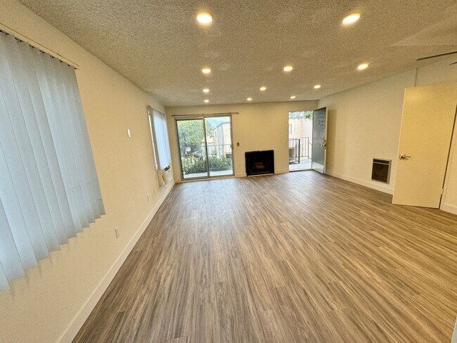 Interior Photo - cen343