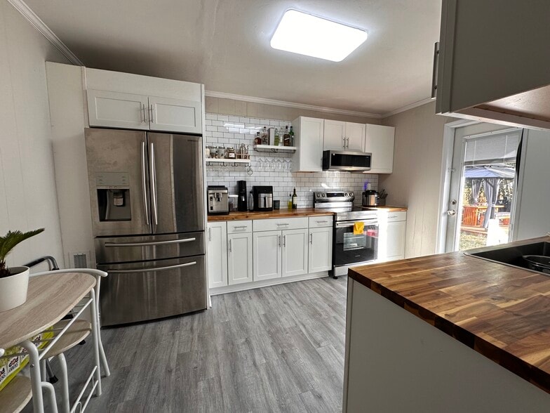 Renovated Kitchen - 3704 Riviera Rd