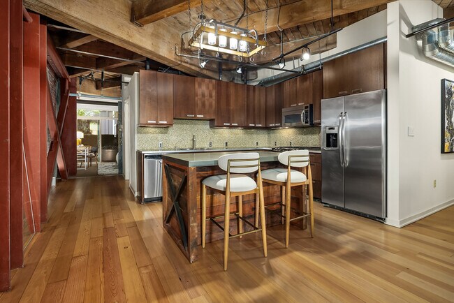 Building Photo - 1408 12th Ave