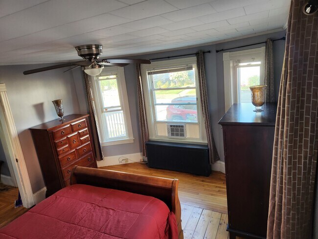 Building Photo - 663 Hevey St