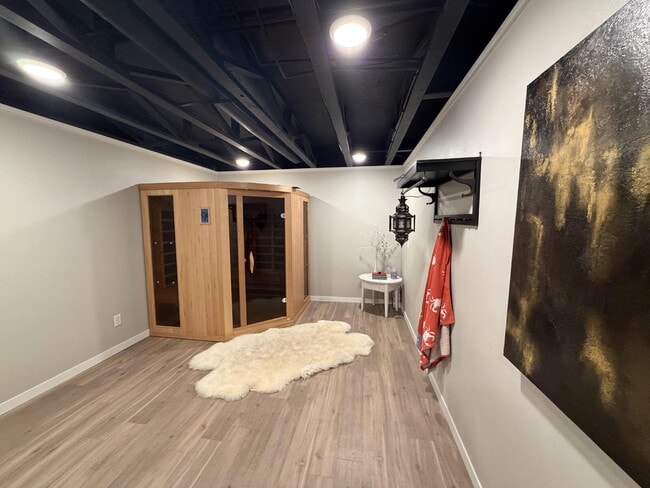 Building Photo - Designer 4 Bedroom Home with Sauna and Walk-Out Lower Level - Available May or June 1st