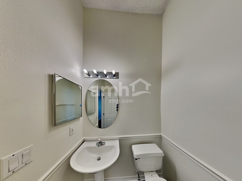 Building Photo - 12636 Enclave Dr