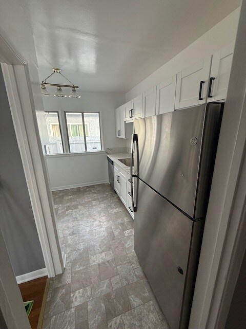 Building Photo - 14732 Burbank Blvd