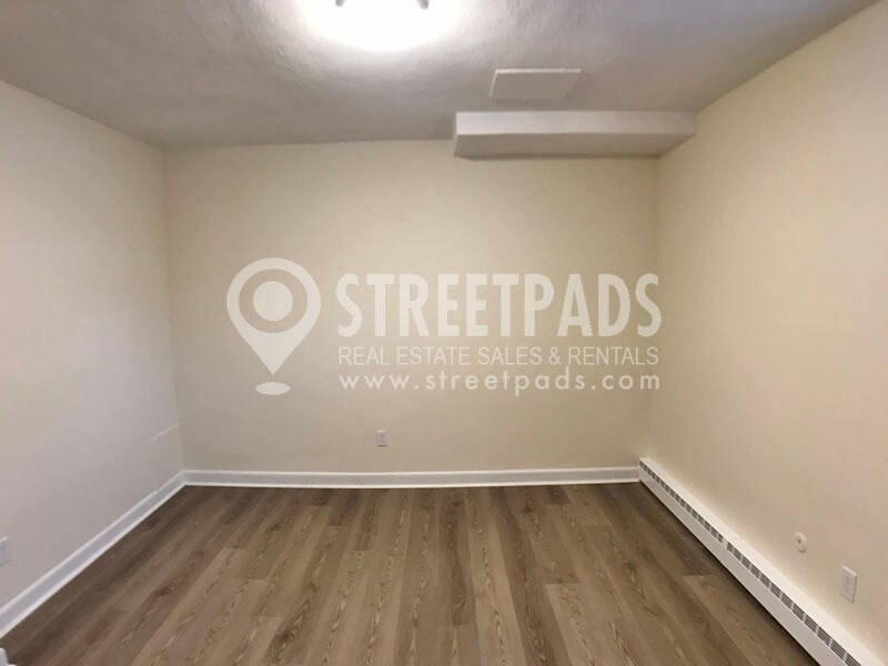 Building Photo - 160 N Beacon St