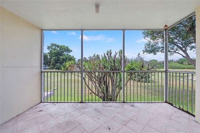 Building Photo - 3351 S Palm Aire Dr