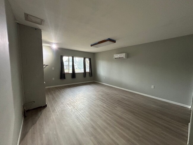 Building Photo - Spacious Single-Story Home on Corner Lot