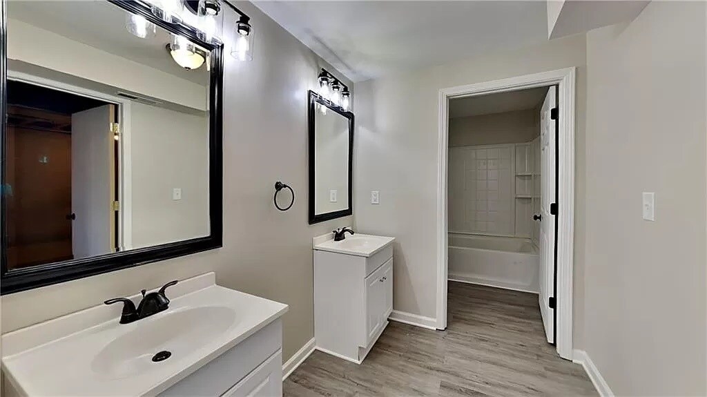 Building Photo - 21670 S Main St