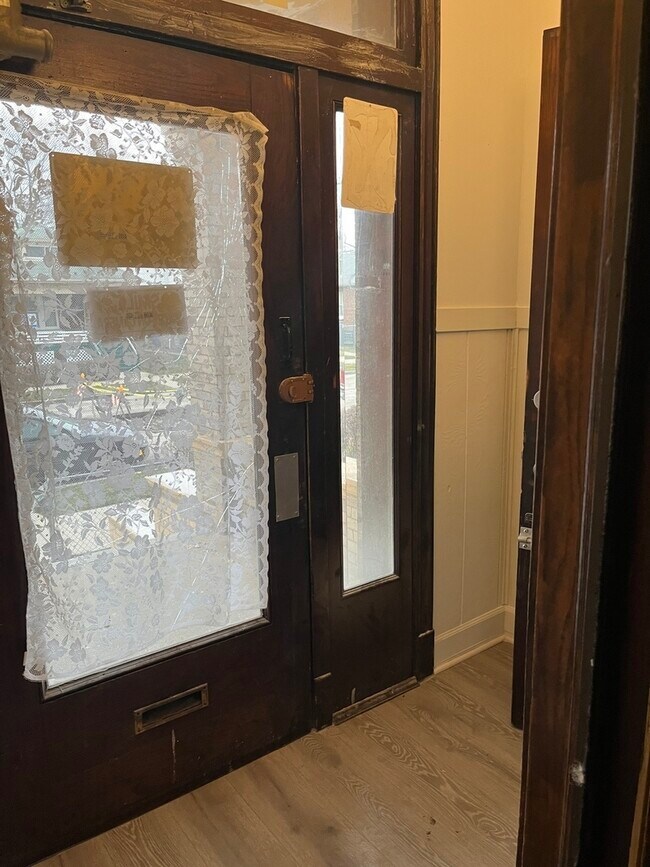 Building Photo - 7419 S INGLESIDE Ave