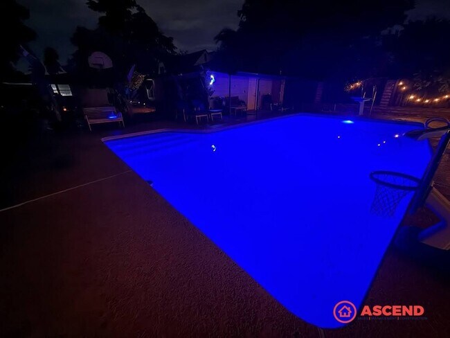 Building Photo - Cozy Home near Bakersfield College!